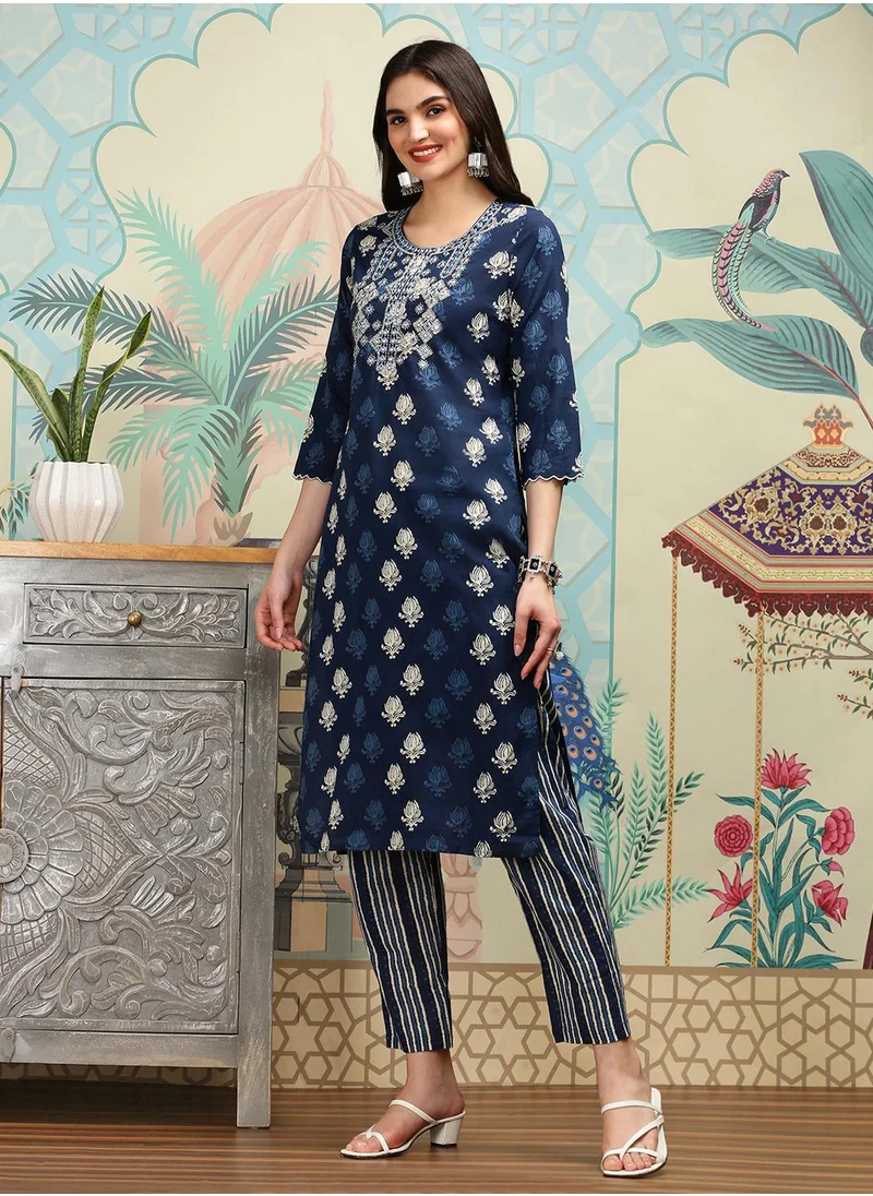 آي شين Straight Fit Printed Pattern Round Neck Three-Quarter Sleeves INDIGO BLUE Colour Woven Cotton Kurta Set for Women with Semi Elastic Closure - A Timeless Addition to Your Collection