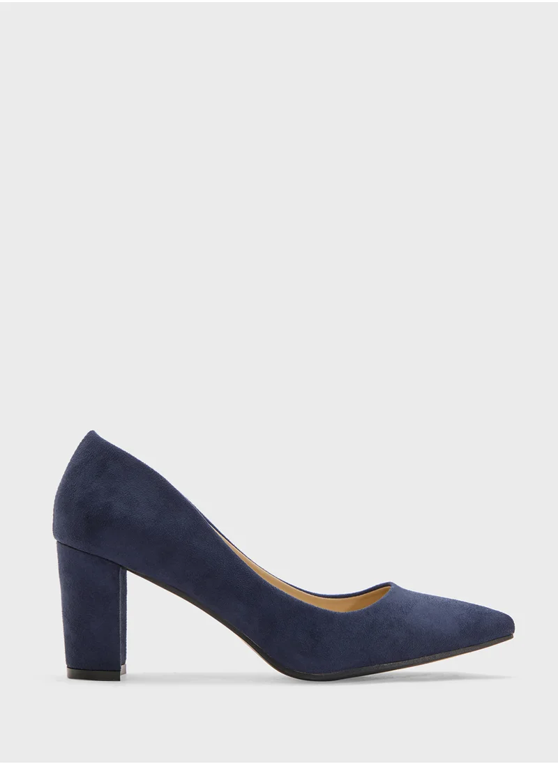 أندرينا Block Heeled Pointed Pump