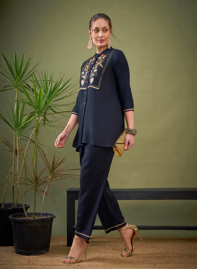 SASSAFRAS Floral Embroidered Mandarin Collar Shirt & Pants Set by Styli  - Image 3