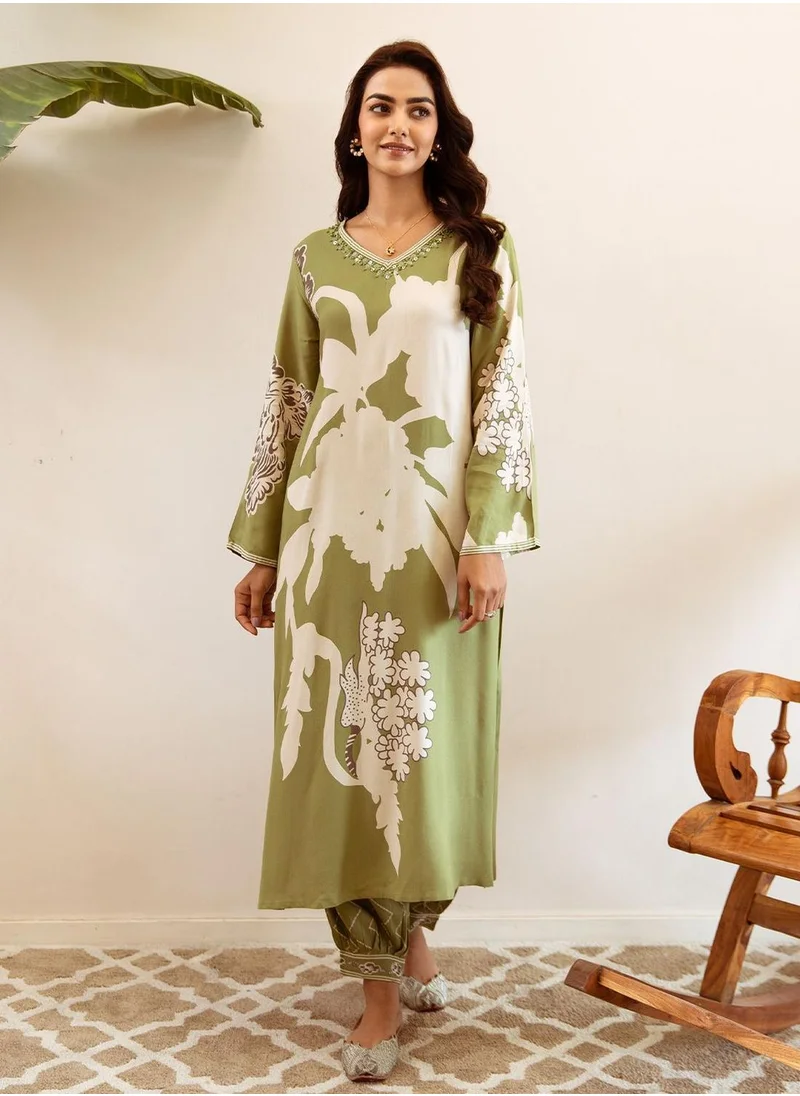 آي شين Straight Fit Printed Pattern Round Neck Long Sleeves Green Colour Knitted Cotton Kurta Set for Women with Semi Elastic Closure - A Must-Have for Every Wardrobe