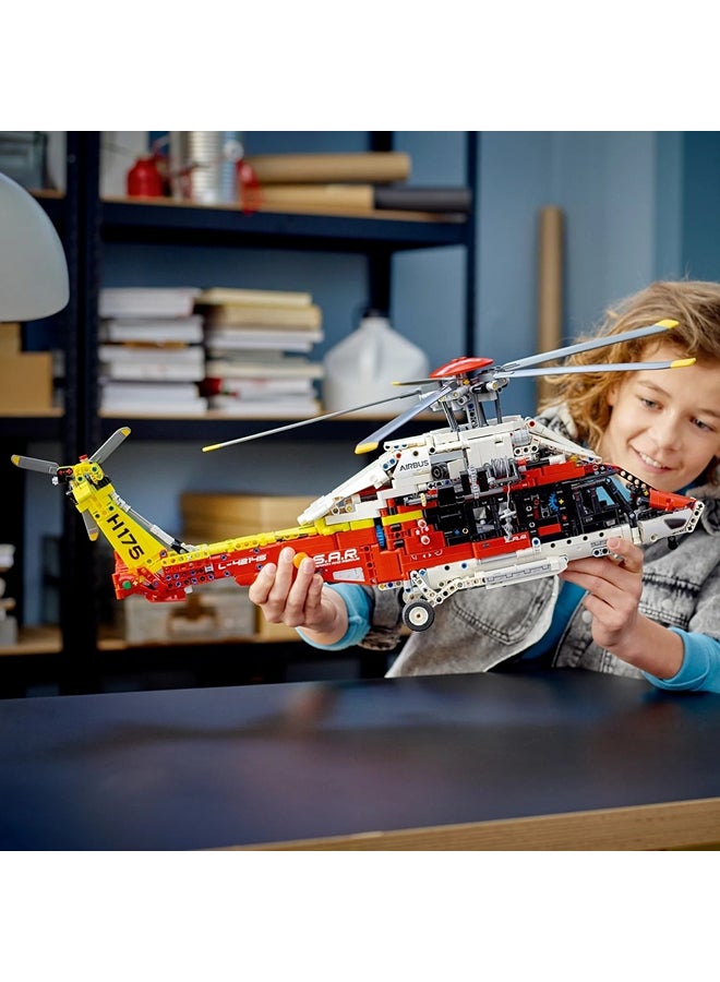 LEGO LEGO - Technic Airbus H175 Rescue Helicopter 2001 Pieces - 42145  - Image 2