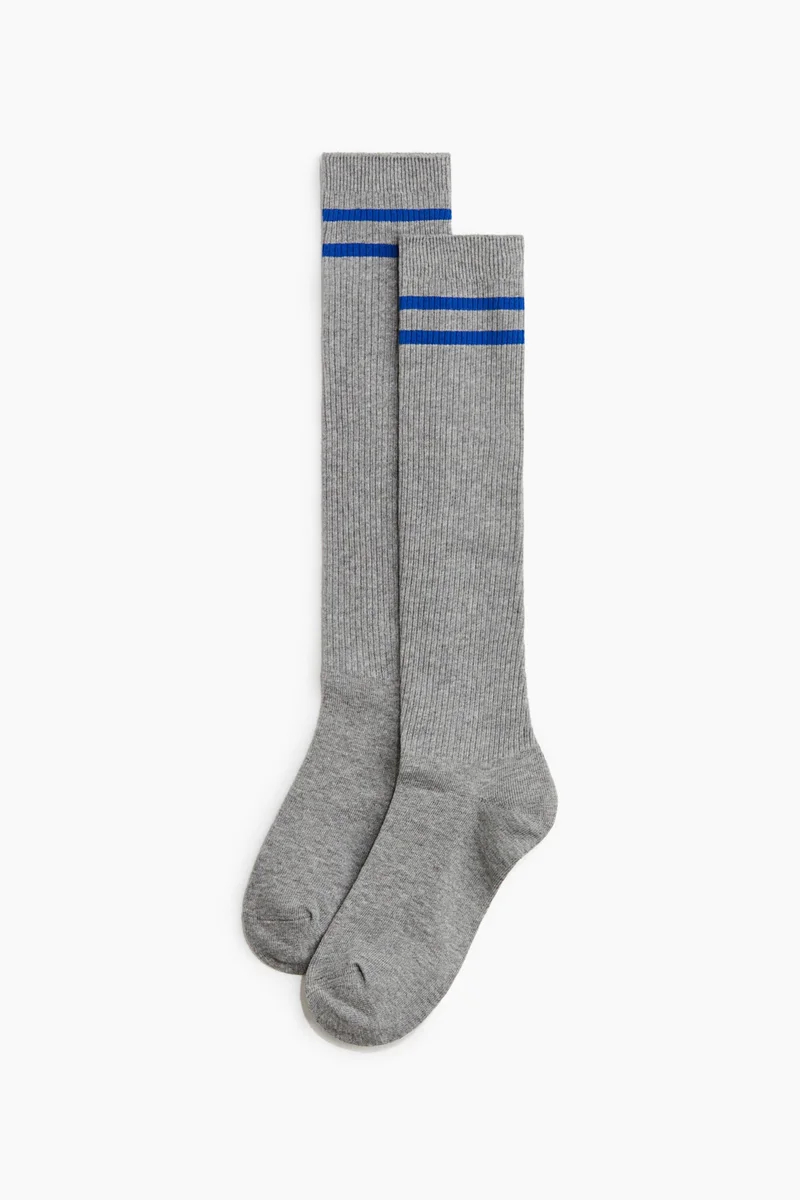 اتش اند ام جوارب رياضية بطول الركبة - عبوة من 3 قطع