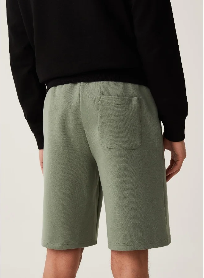 او في اس Bermuda joggers with Grand&Hills print