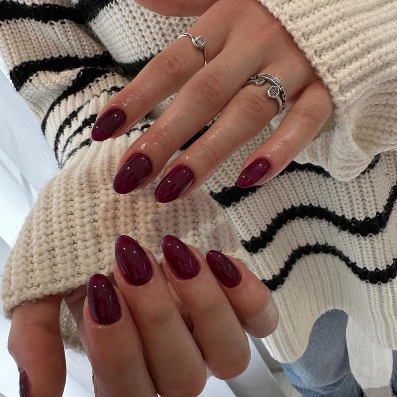 XCREANDO Burgundy Wine Red Press on Nails Short Almond Fake Nails Press ons, Solid Color Glue on Nails Short False Nails, Medium Almond Nails Round Glue on Nails for Women, 24 Pcs - Image 3