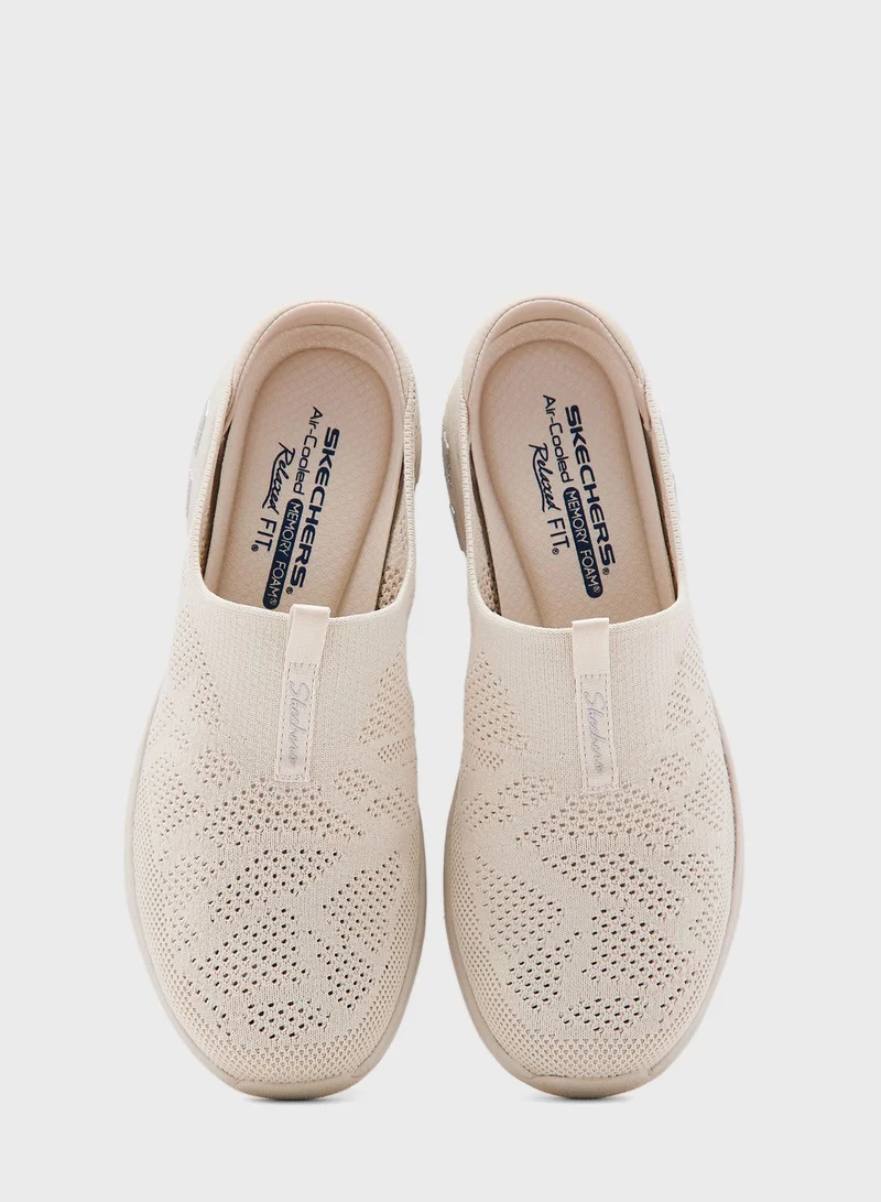 SKECHERS Commute Time