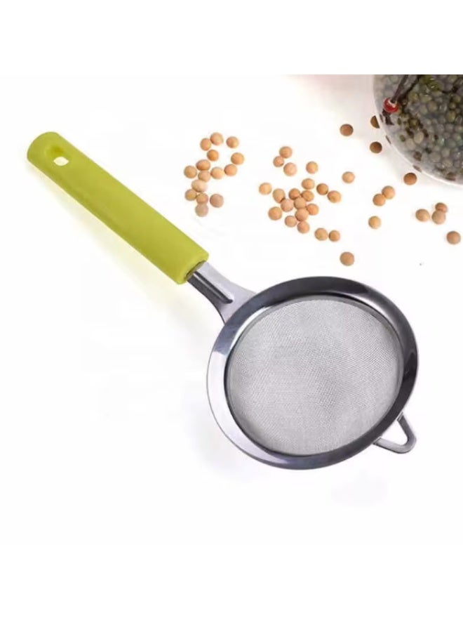 برايت هوم مصفاة ومغرفة مطبخ من Bright Home من الستانلس ستيل – طقم من 2 مصافٍ شبكية يدوية | شبكة دقيقة متينة بمقبض مريح باللون الأصفر – فضي - Image 5