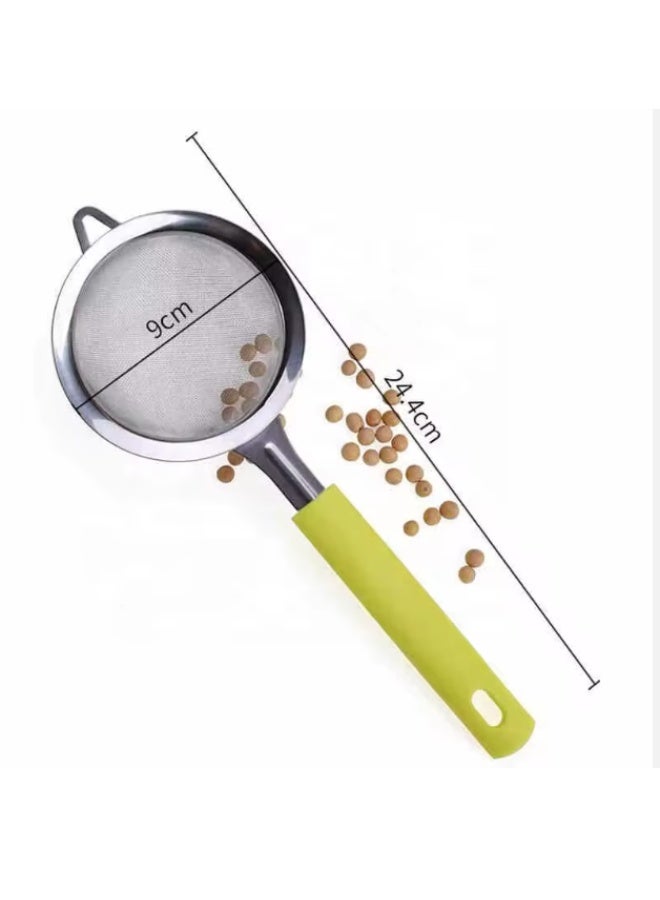 برايت هوم مصفاة ومغرفة مطبخ من Bright Home من الستانلس ستيل – طقم من 2 مصافٍ شبكية يدوية | شبكة دقيقة متينة بمقبض مريح باللون الأصفر – فضي - Image 2