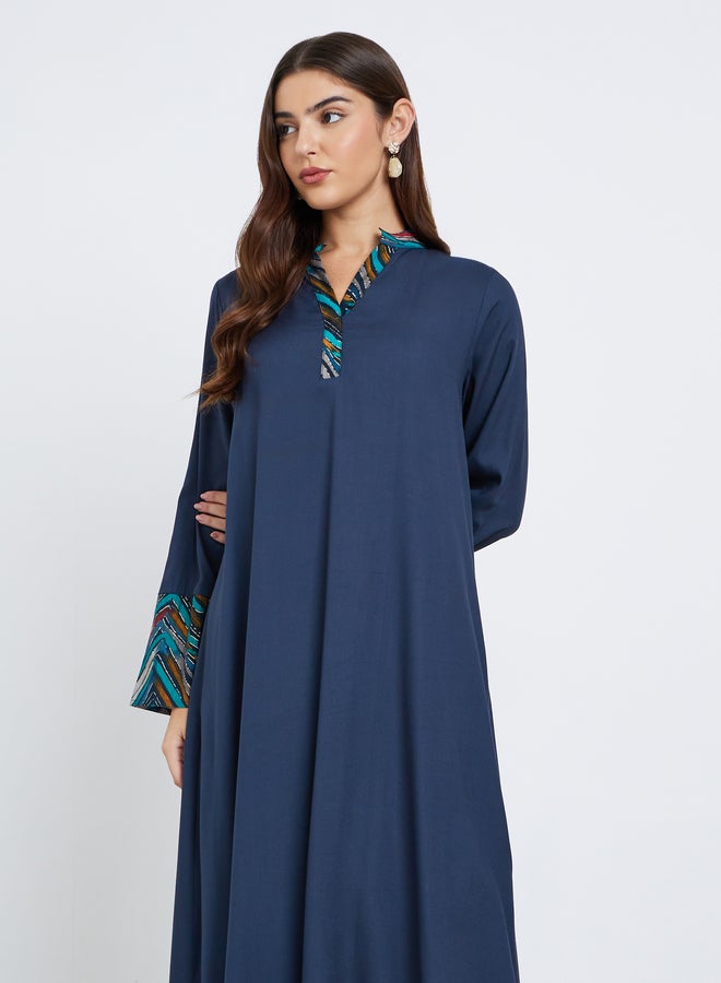 ستايلي أميرة جلابية ماكسي مطبوعة باللون الأزرق الداكن - Image 2