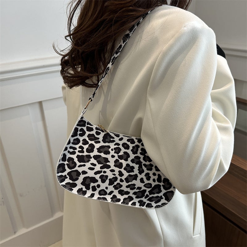 2024 Popular New French Niche Design Bag Simple Western Style Portable Women'S Bag Casual Fashionable Shoulder Underarm Bag - Image 4