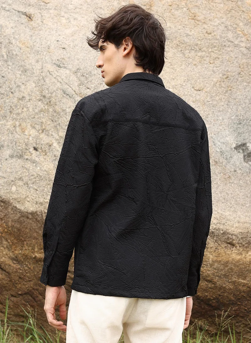 Campus Sutra Campus Sutra Men's Onyx Black Foliage-Tactile Shacket For Casual Wear | Spread Collar | Long Sleeve | Button Closure | Overshirt/Shacket Crafted With Comfort Fit For Everyday Wear