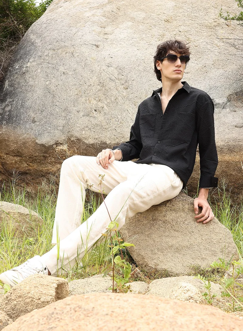 Campus Sutra Campus Sutra Men's Onyx Black Foliage-Tactile Shacket For Casual Wear | Spread Collar | Long Sleeve | Button Closure | Overshirt/Shacket Crafted With Comfort Fit For Everyday Wear