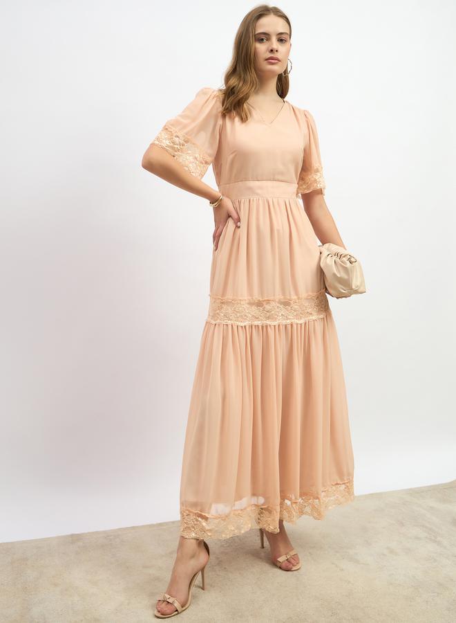 ستايلي فستان ماكسي مزين بالدانتيل - Image 1