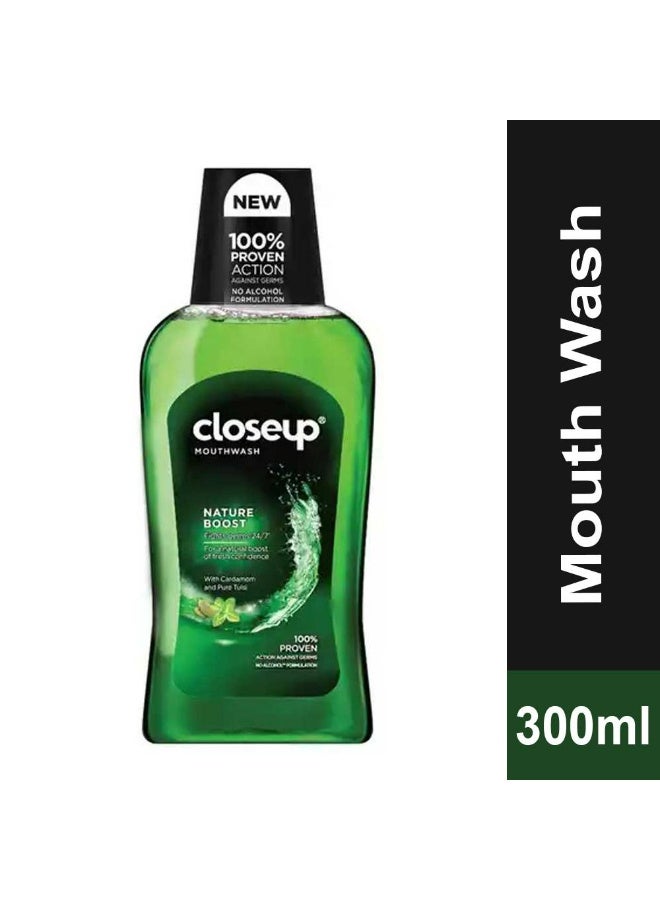 Closeup Boost Mouthwash 300ml - Image 1