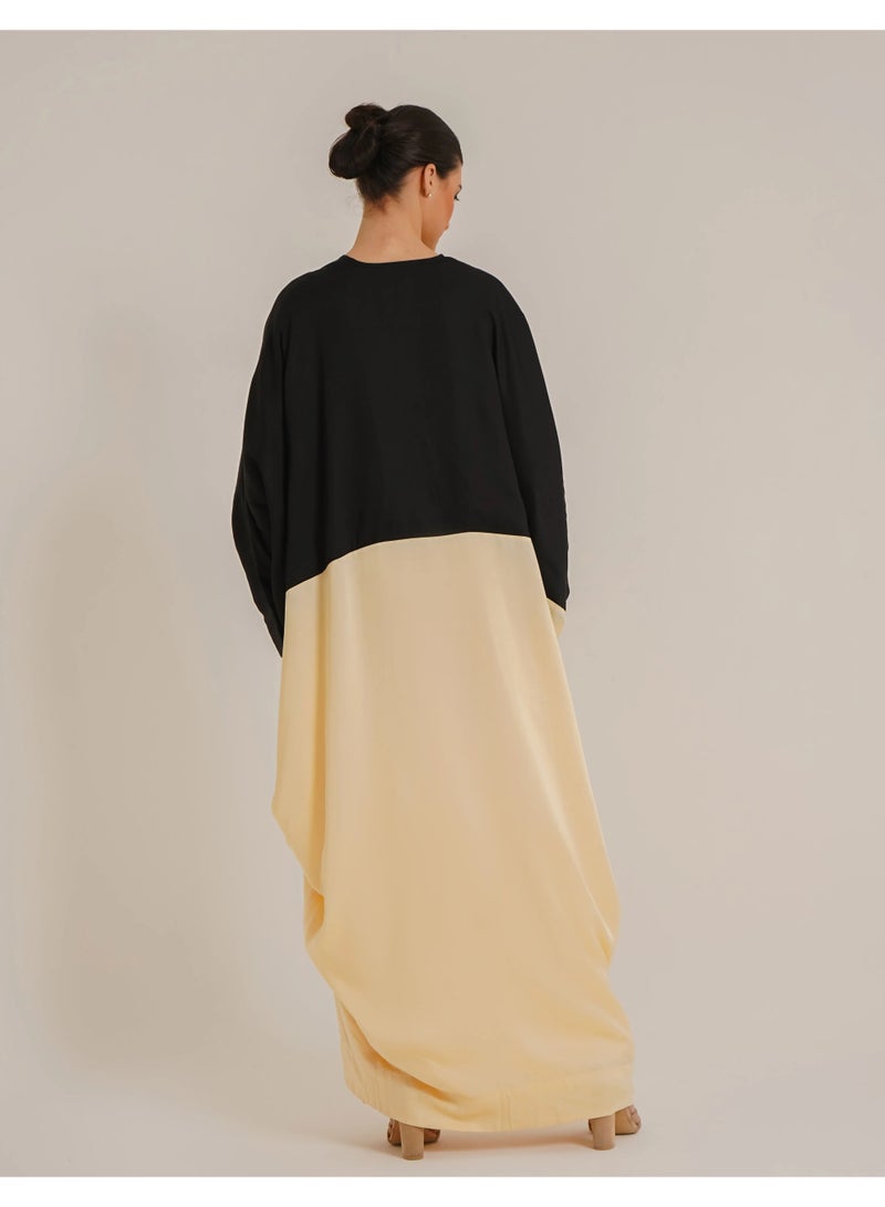 نور عباية كارلا كبيرة الحجم باللونين الأسود والكريمي - أنيقة ومتواضعة - Image 4