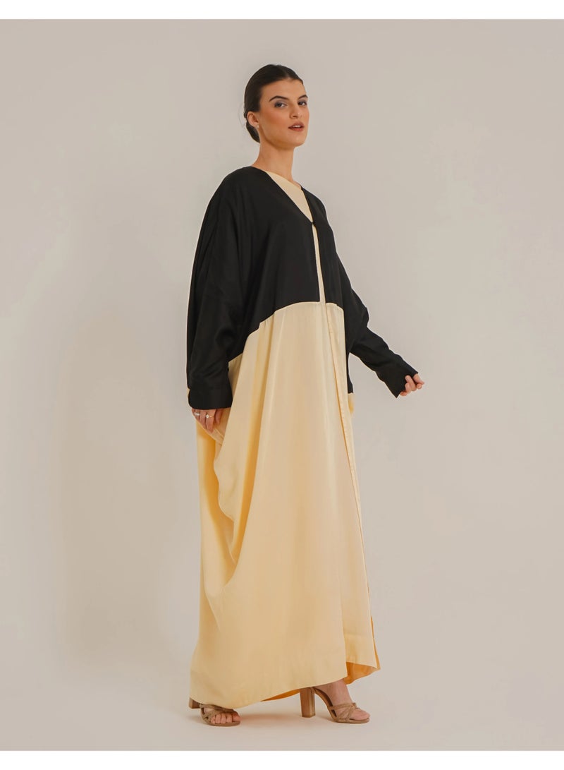 نور عباية كارلا كبيرة الحجم باللونين الأسود والكريمي - أنيقة ومتواضعة - Image 3