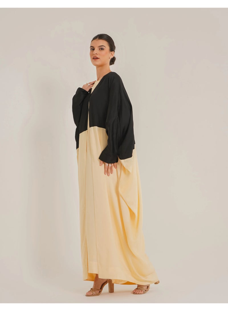 نور عباية كارلا كبيرة الحجم باللونين الأسود والكريمي - أنيقة ومتواضعة - Image 2