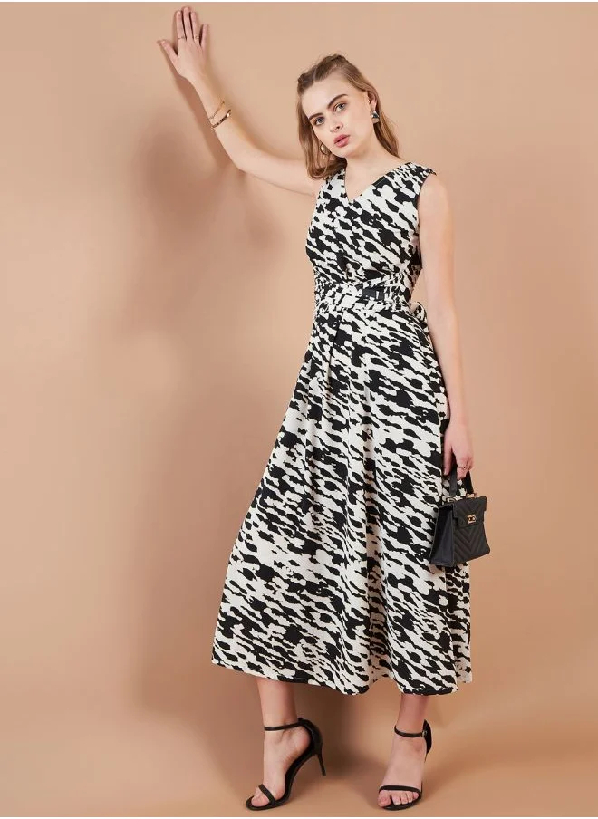 Freehand Women Flared Casual Abstract Print Midi Dress