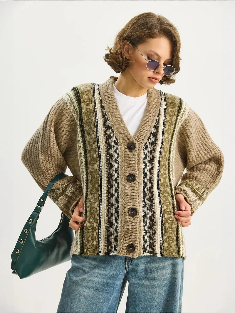 Bianco Lucci LUCCI Ethnic Print V-Neck Long Sleeve Button Closure Cardigan