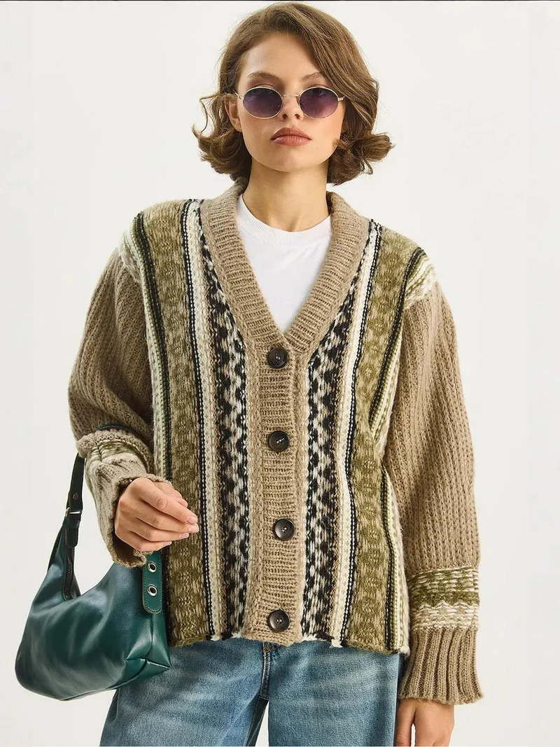 Bianco Lucci LUCCI Ethnic Print V-Neck Long Sleeve Button Closure Cardigan