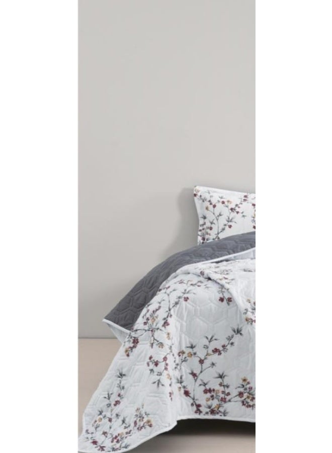 Red Rose A king-sized summer microfiber double bed sheet that adds beauty and elegance to your room, measuring 230*250cm. - Image 2
