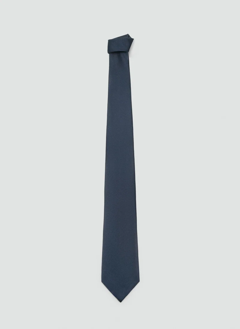 Plain silk tie