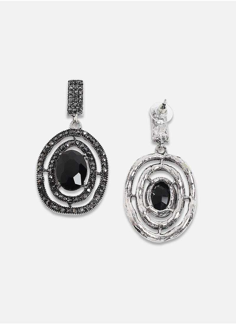 SOHI Embellished Lined Oval Drop Earrings  - Image 3