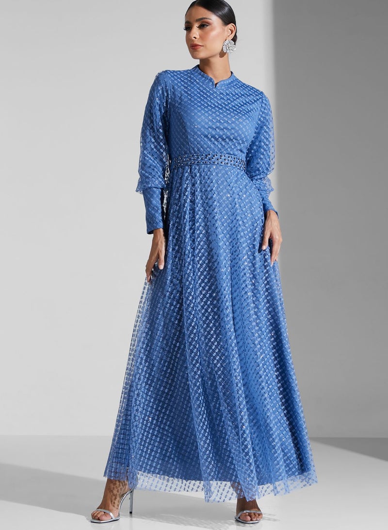 خزانة فستان بياقة عالية واكمام بالون - Image 1