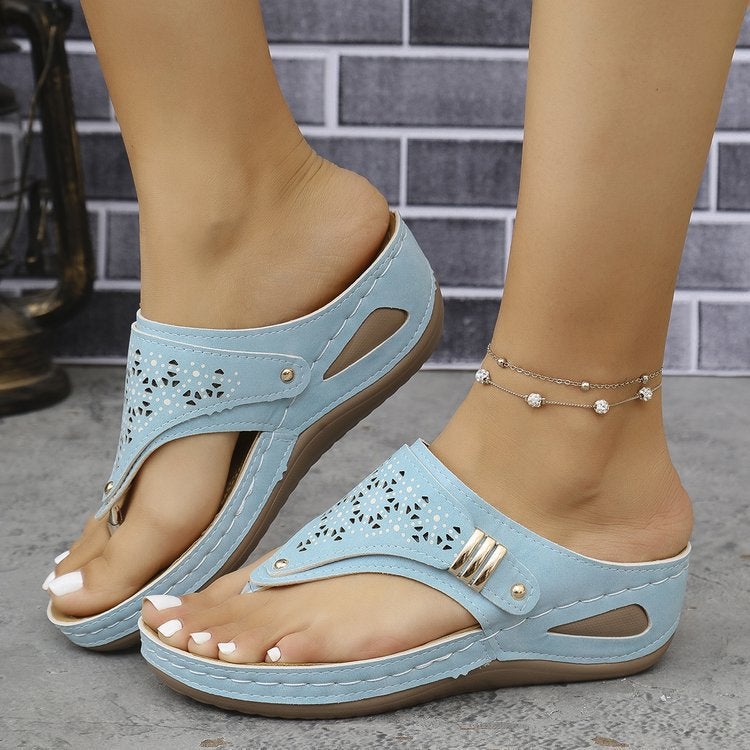 Large Size Pure Color 2024 Round Toe Thick-Soled Fashionable Cut Out Outer Wear Herringbone Sandals For Women - Image 5