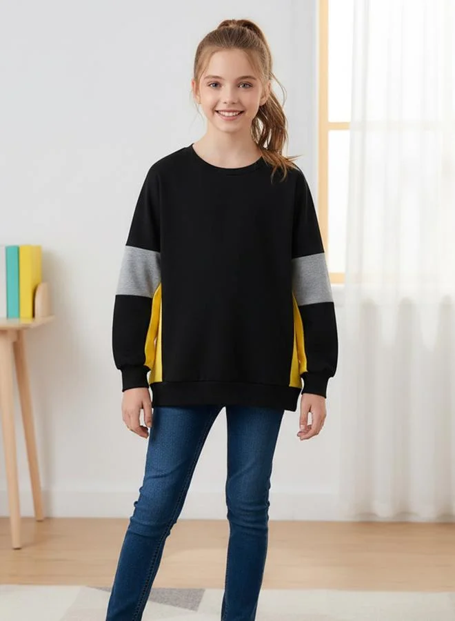 تايك تو Boy's Colorblocked Round Neck Long Sleeve Sweatshirt