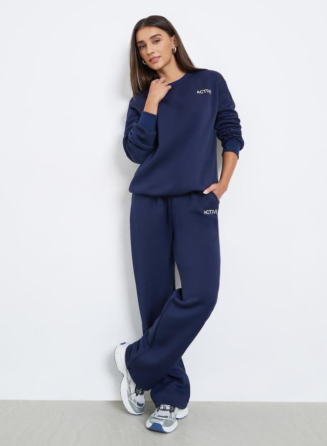 ستايلي طقم سويت شيرت بطباعة مع جوغر بأرجل واسعة - Image 2