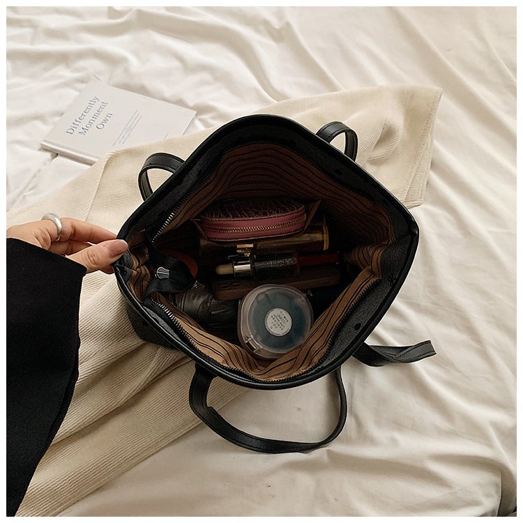 Simple Bow Large Capacity Tote Bag Women'S Fashionable Love Armpit Shoulder Bag Portable Commuter Bag - Image 5