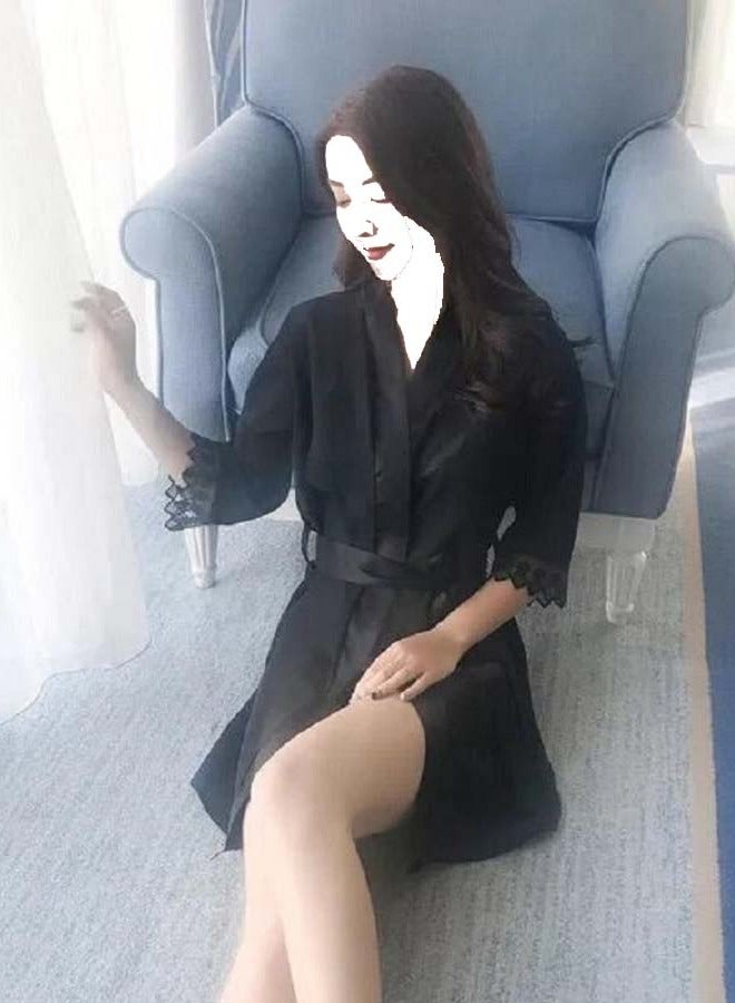 رداء نوم حريري مع حزام ومجموعة ملابس داخلية مفتوحة من الدانتيل الزهري  - Image 1