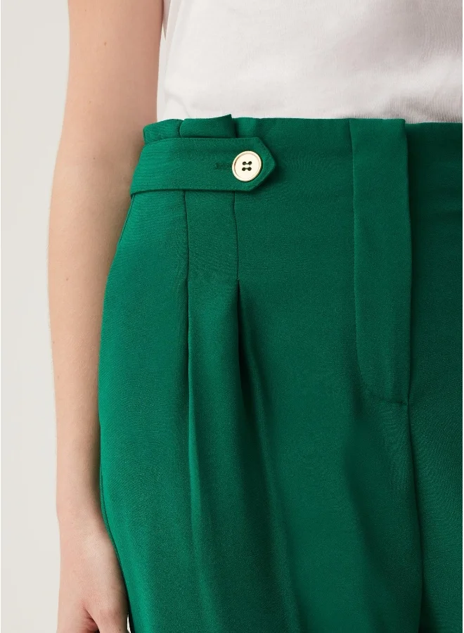 او في اس High-rise trousers with darts