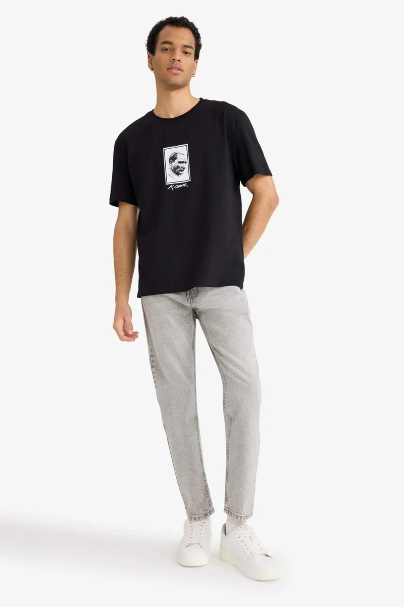 ديفاكتو Regular Fit Short Sleeve T-Shirt