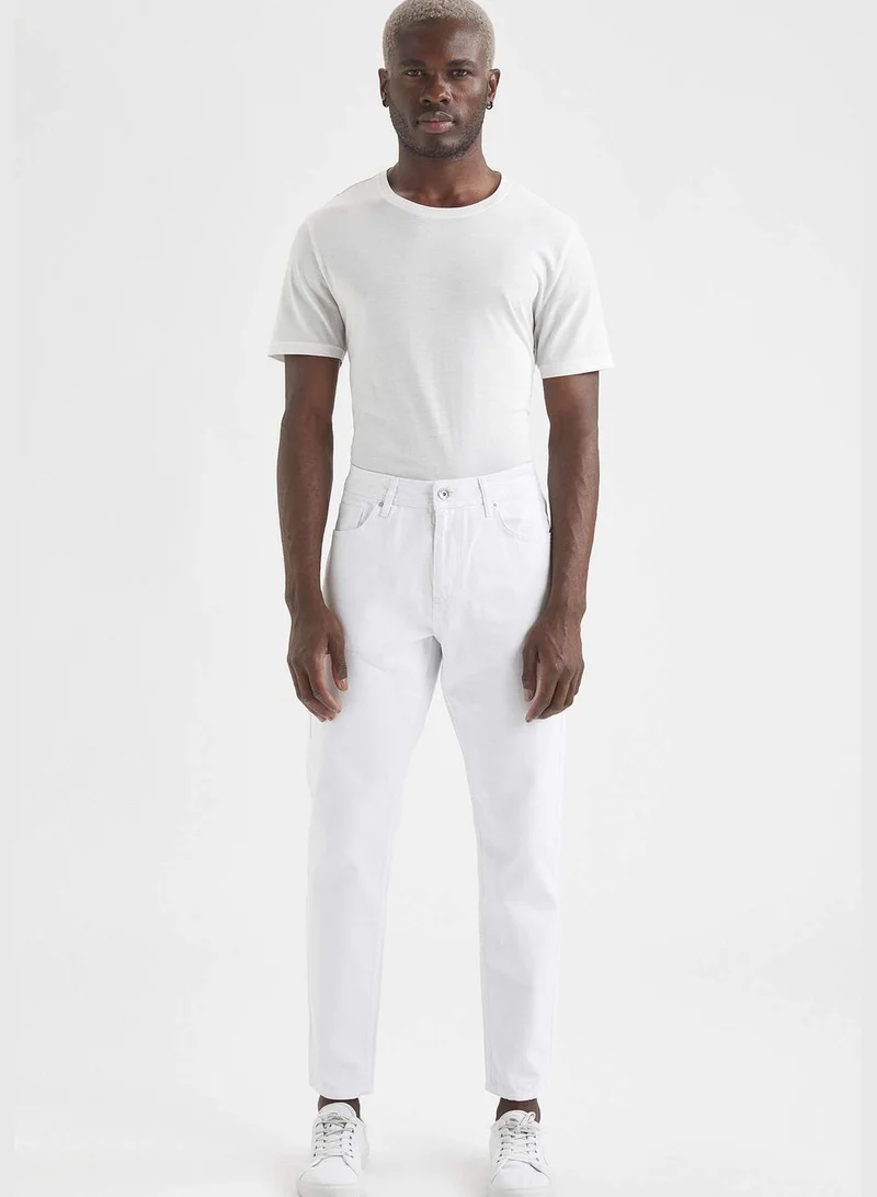 ديفاكتو Regular Fit Mid Rise Straight Leg Denim Jeans