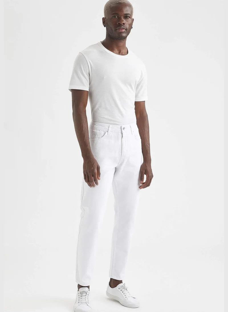 ديفاكتو Regular Fit Mid Rise Straight Leg Denim Jeans