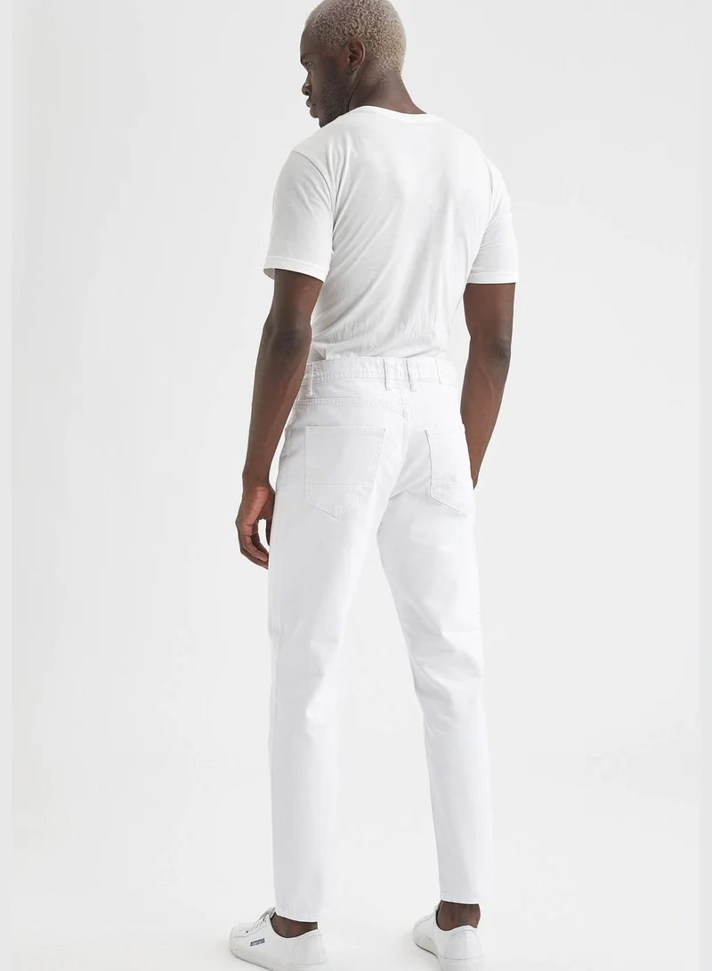 ديفاكتو Regular Fit Mid Rise Straight Leg Denim Jeans
