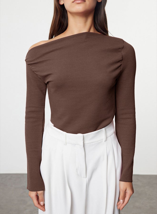 trendyol Brown Draped Boat Neck Asymmetrical Stretchy Long Sleeve Knitted Blouse - Image 2