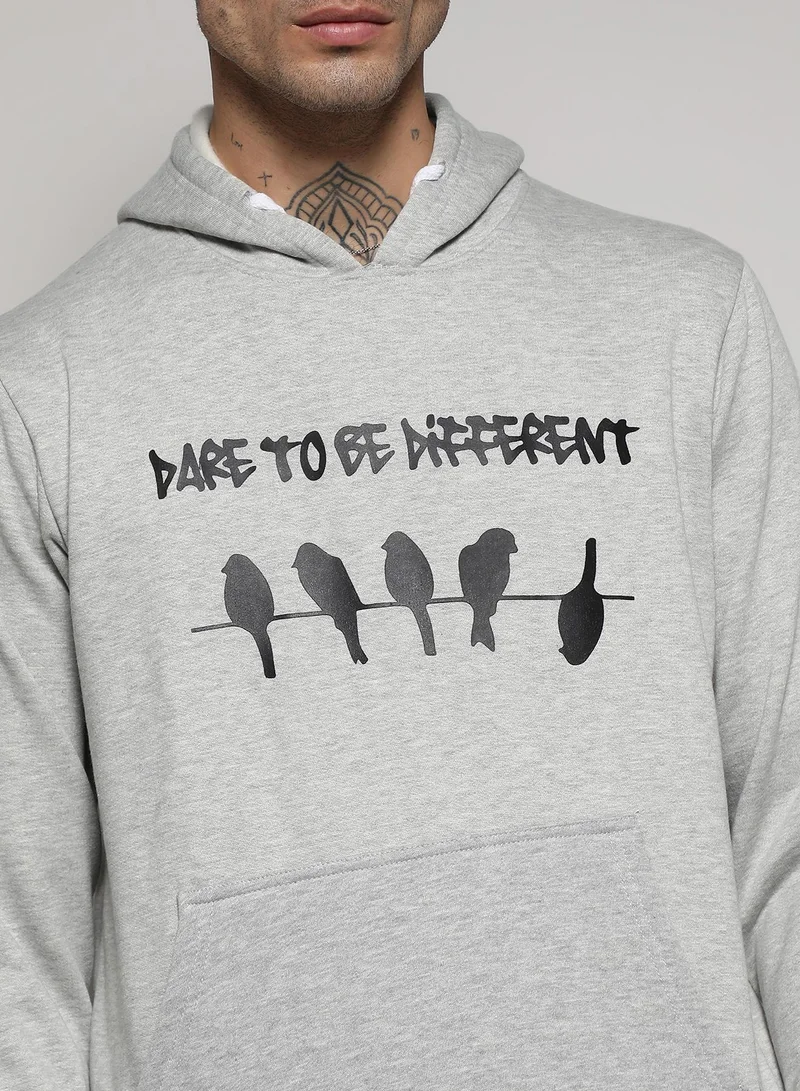 كامبوس سوترا هودي رجالي باللون الرمادي الفاتح Dare To Be Different مع جيب كانجارو