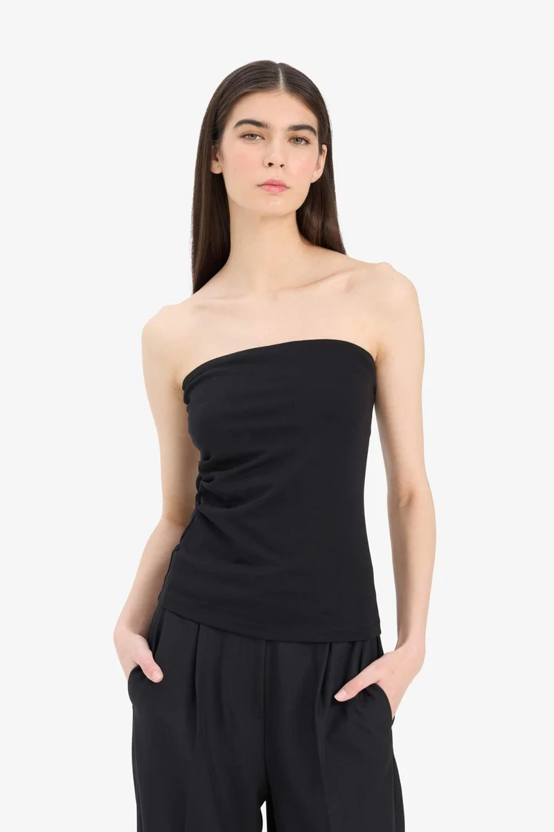 ديفاكتو Slim Fit Strapless Black Blouse
