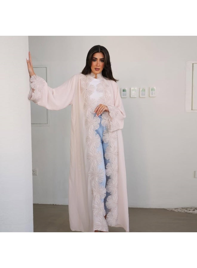 عباية نسائية باللون العاجي مزينة بزهور بارزة بتصميم كيمونو مفتوح طويل وأنيق لإطلالة محتشمة - Image 1