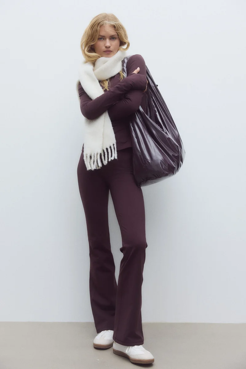 اتش اند ام لغينغز رياضي بقصّة واسعة من الأسفل من صوف الفليس بتقنية سوفت موف™