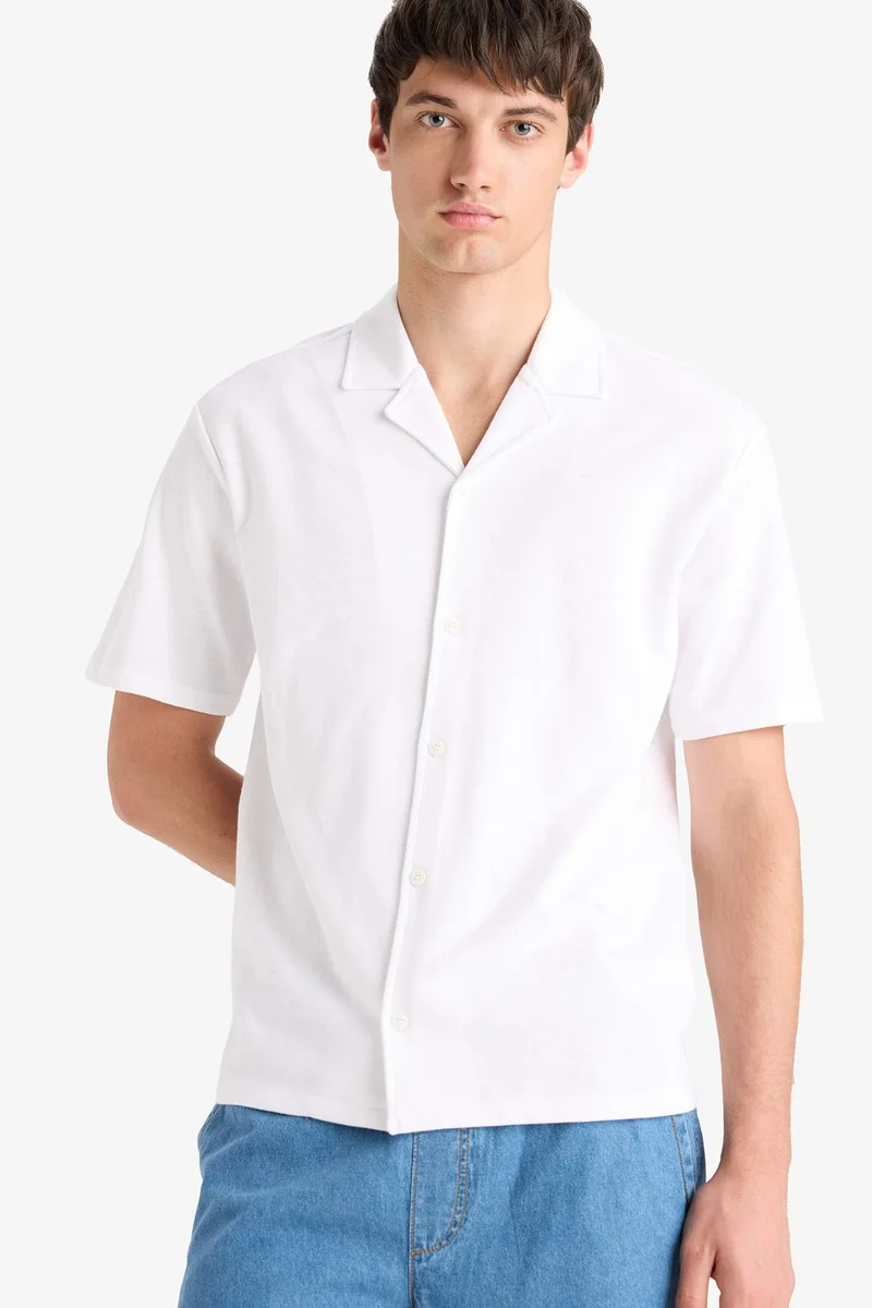ديفاكتو Regular Fit Resort Neck Short Sleeve Shirt