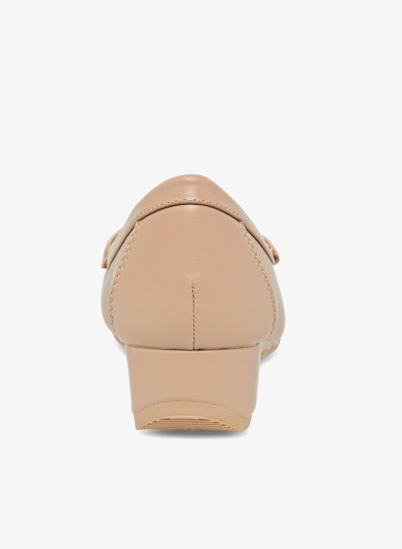 فلورا بيلا من شو إكسبرس حذاء نسائي سهل الارتداء مزين بإبزيم - Image 5