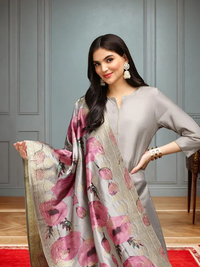 ISHIN ISHIN Grey Straight Kurta with Pants and Dupatta Set