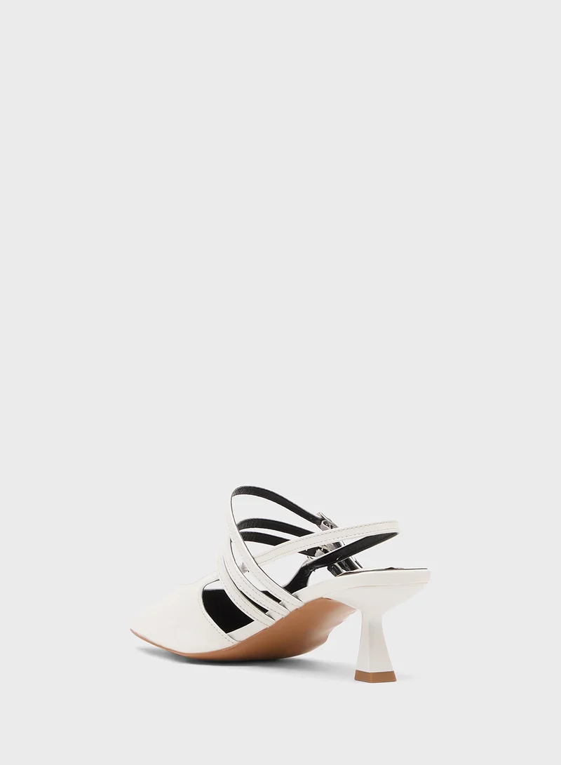 ترافل من نمشي Low Heel Pumps With Sling Back Strap