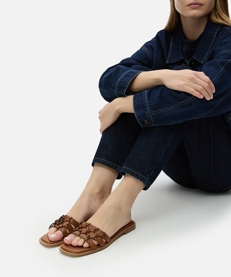 ابيكول Textured Slippers