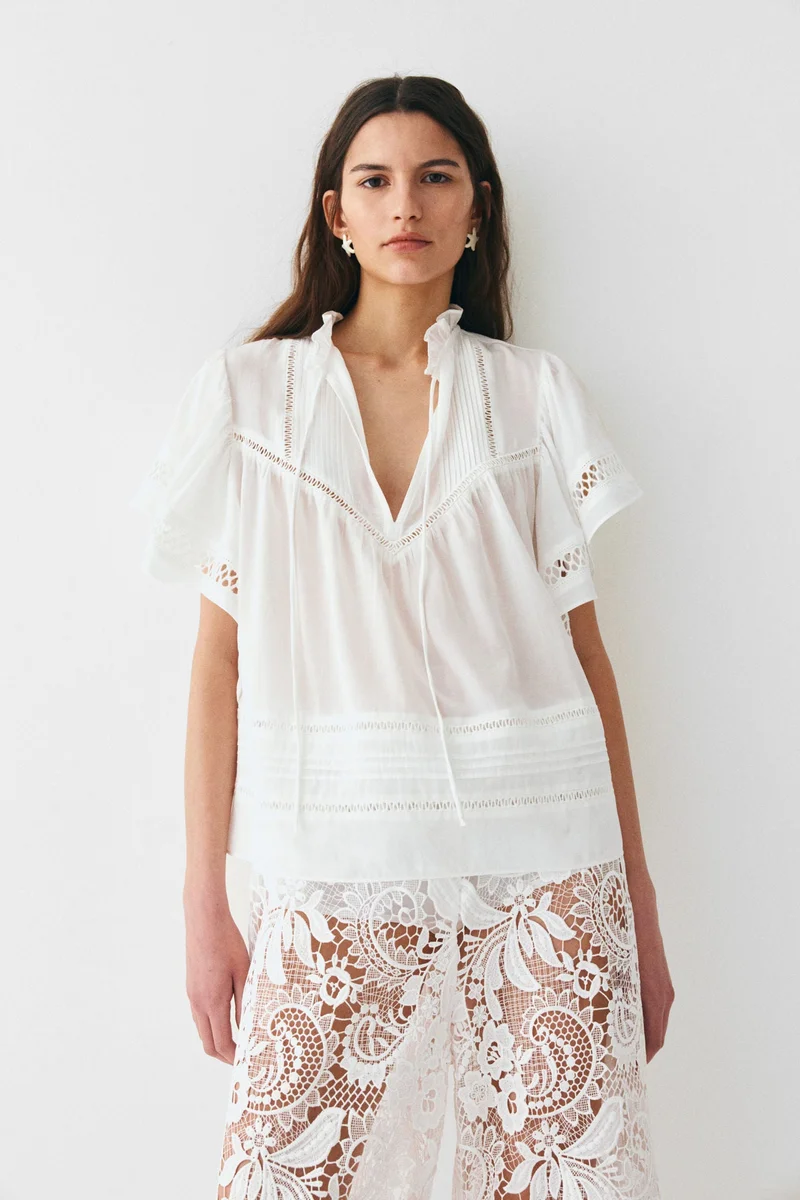 اتش اند ام بلوزة برباط عنق