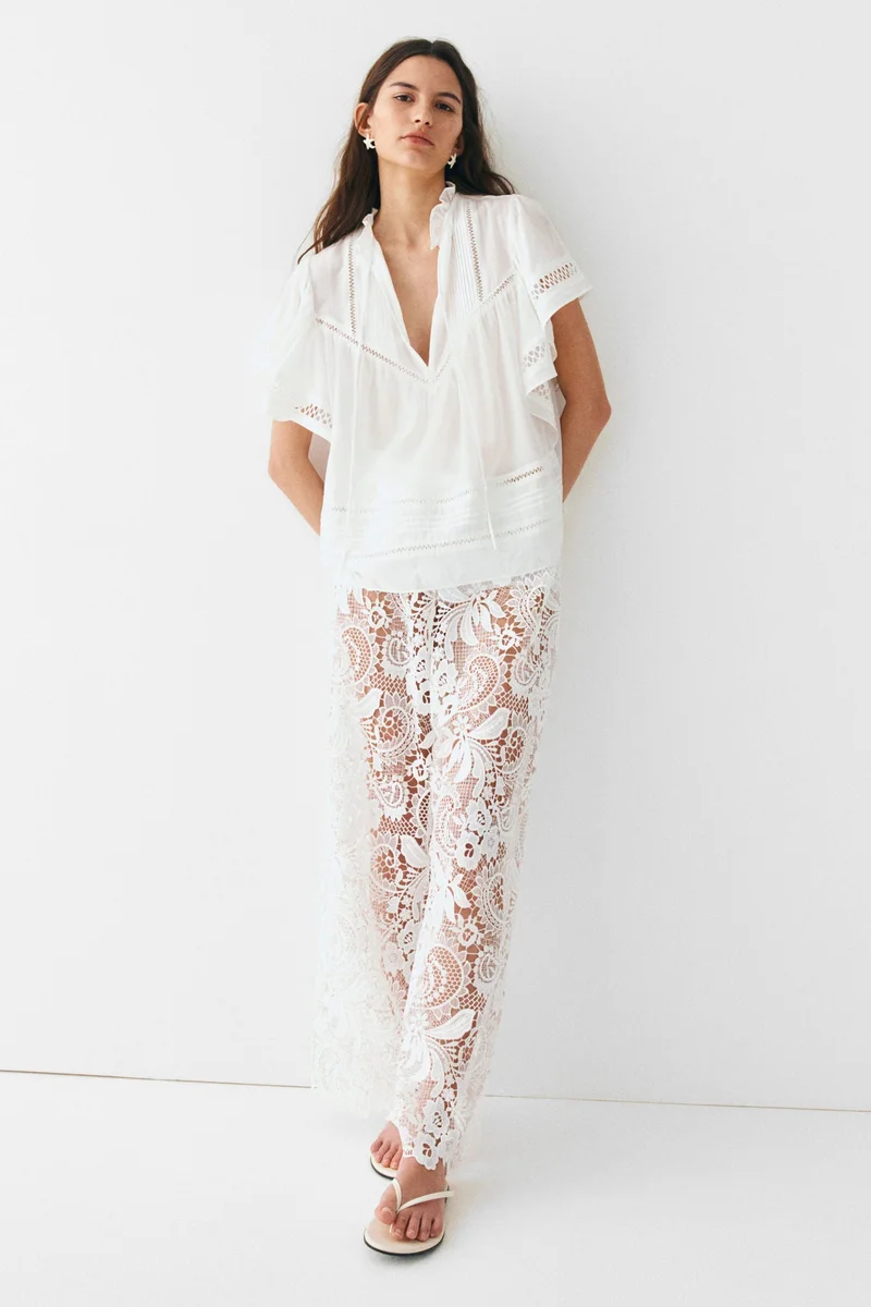 اتش اند ام بلوزة برباط عنق