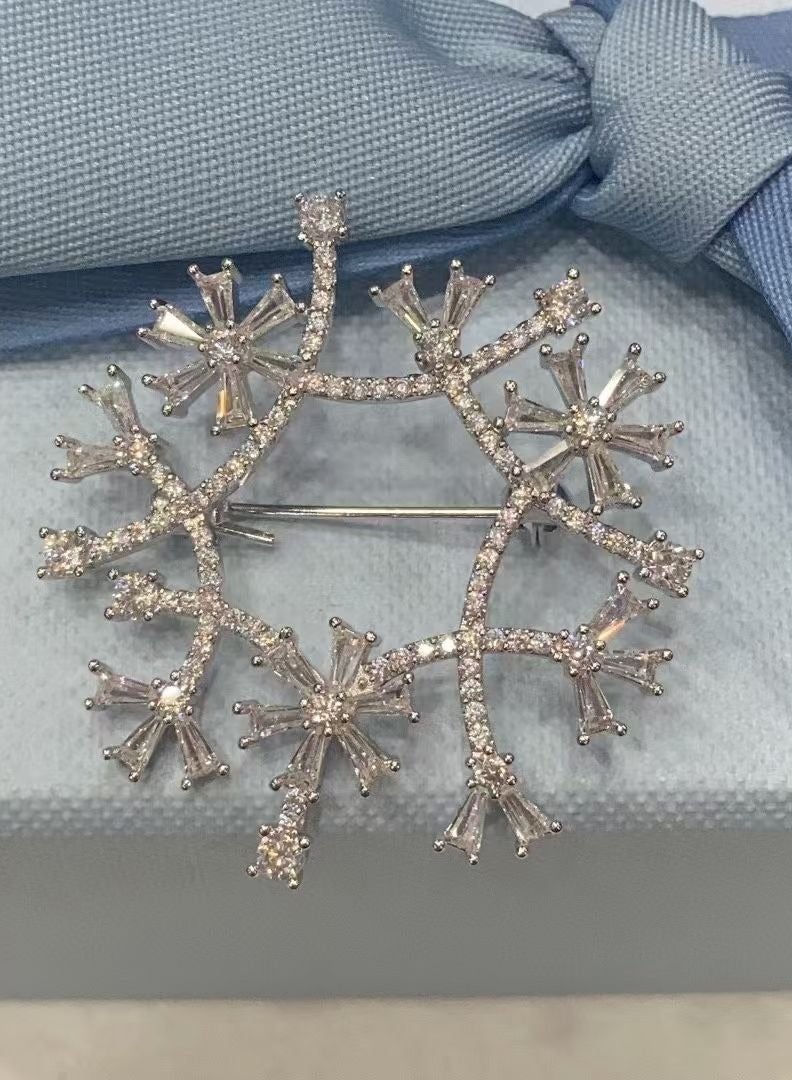 HEFANG High End Temperament Badge Snow Mirror Brooch  - Image 1